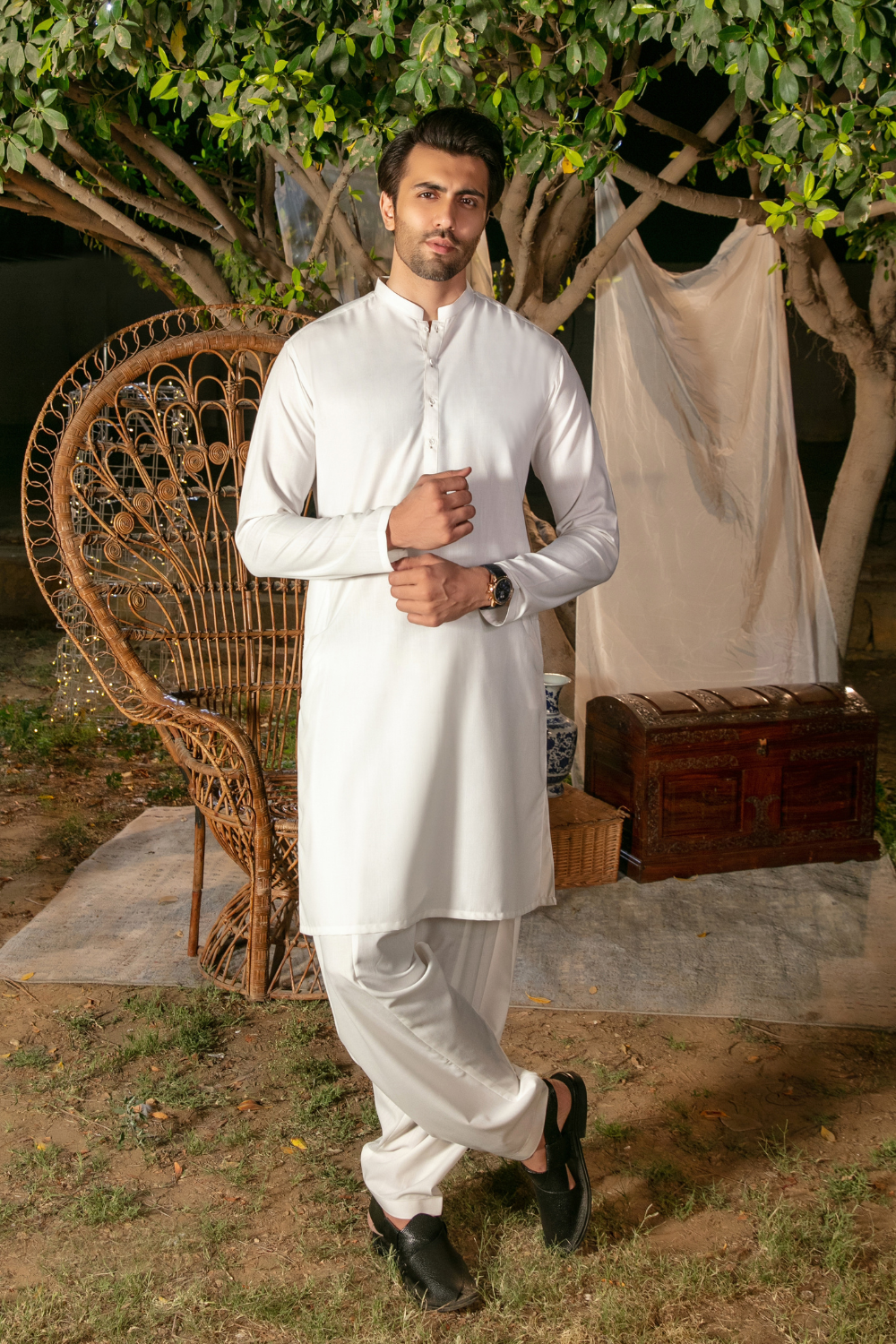 White shalwar kameez sales design