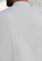 SIGNATURE WHITE EMBROIDERED KURTA PAJAMA