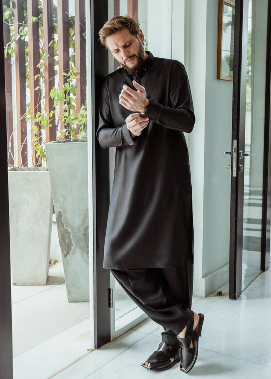 BLACK KAMEEZ SHALWAR
