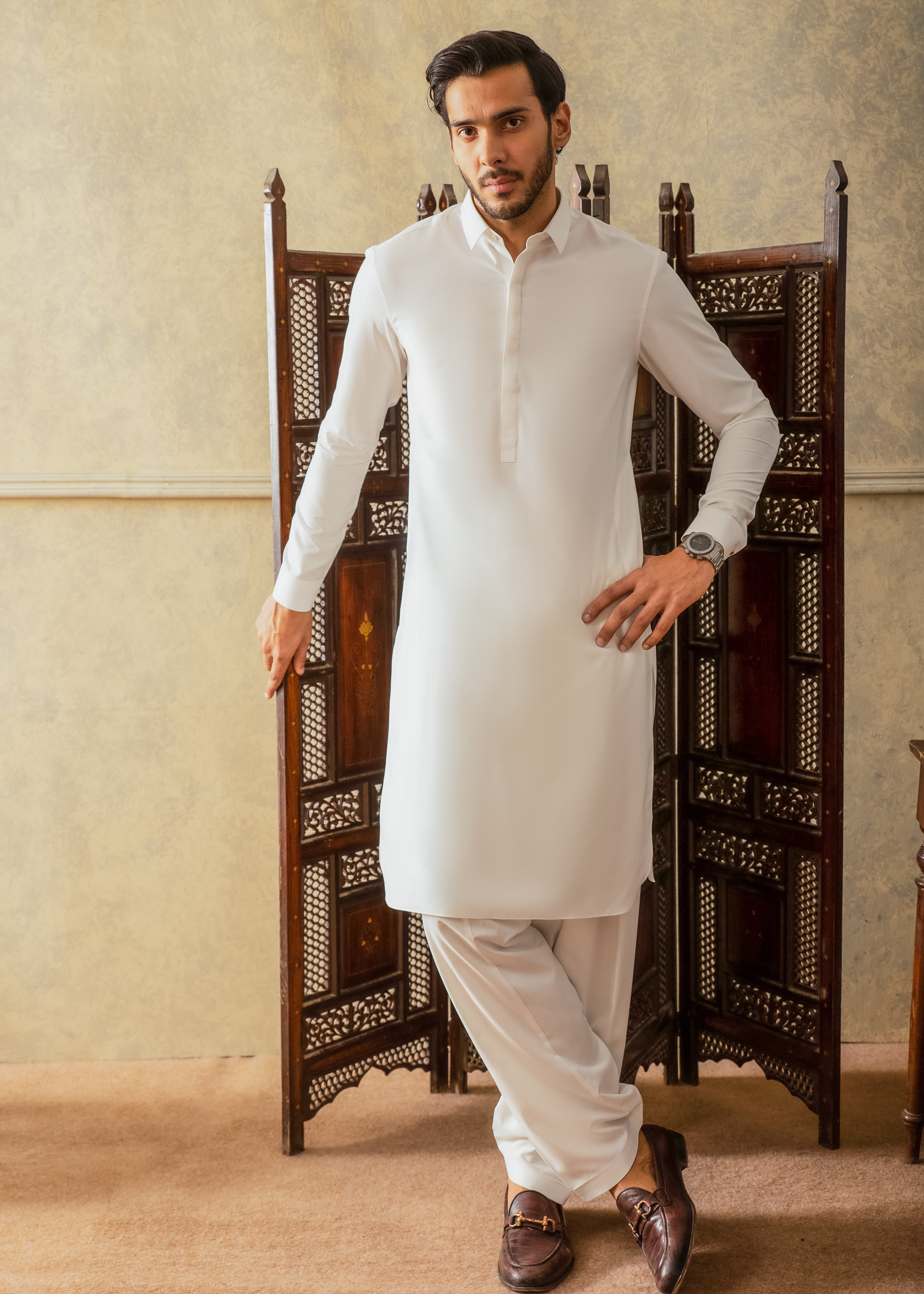 WHITE TEXTURED KAMEEZ SHALWAAR